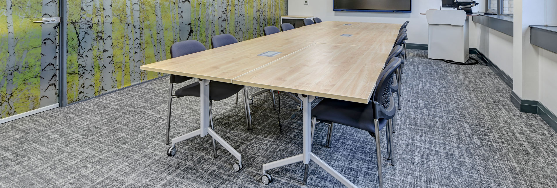 Flexiform nesting office meeting tables