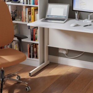 Homeworker desk with cantilever frame