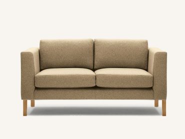 Clarence classic office sofa with wood legs
