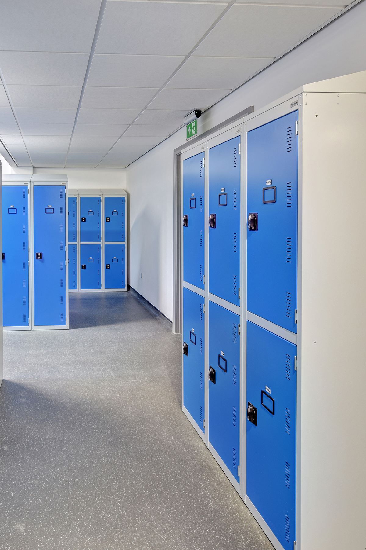 Two tiered changing room locker