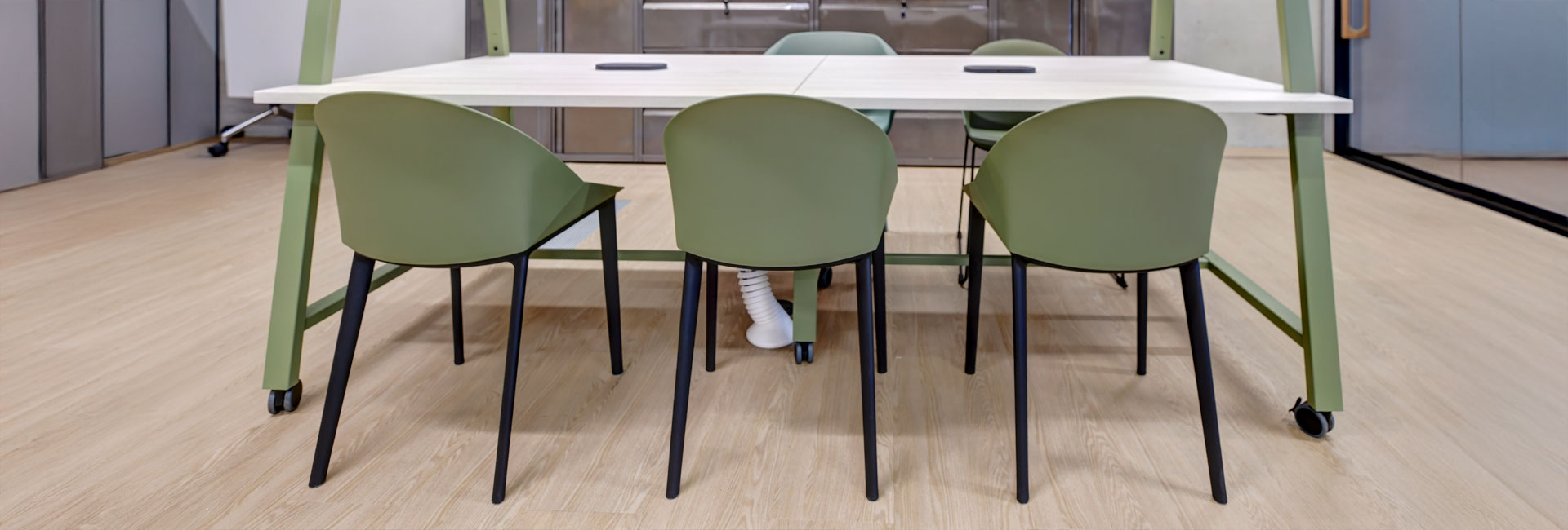 Papillon sustainable canteen chair